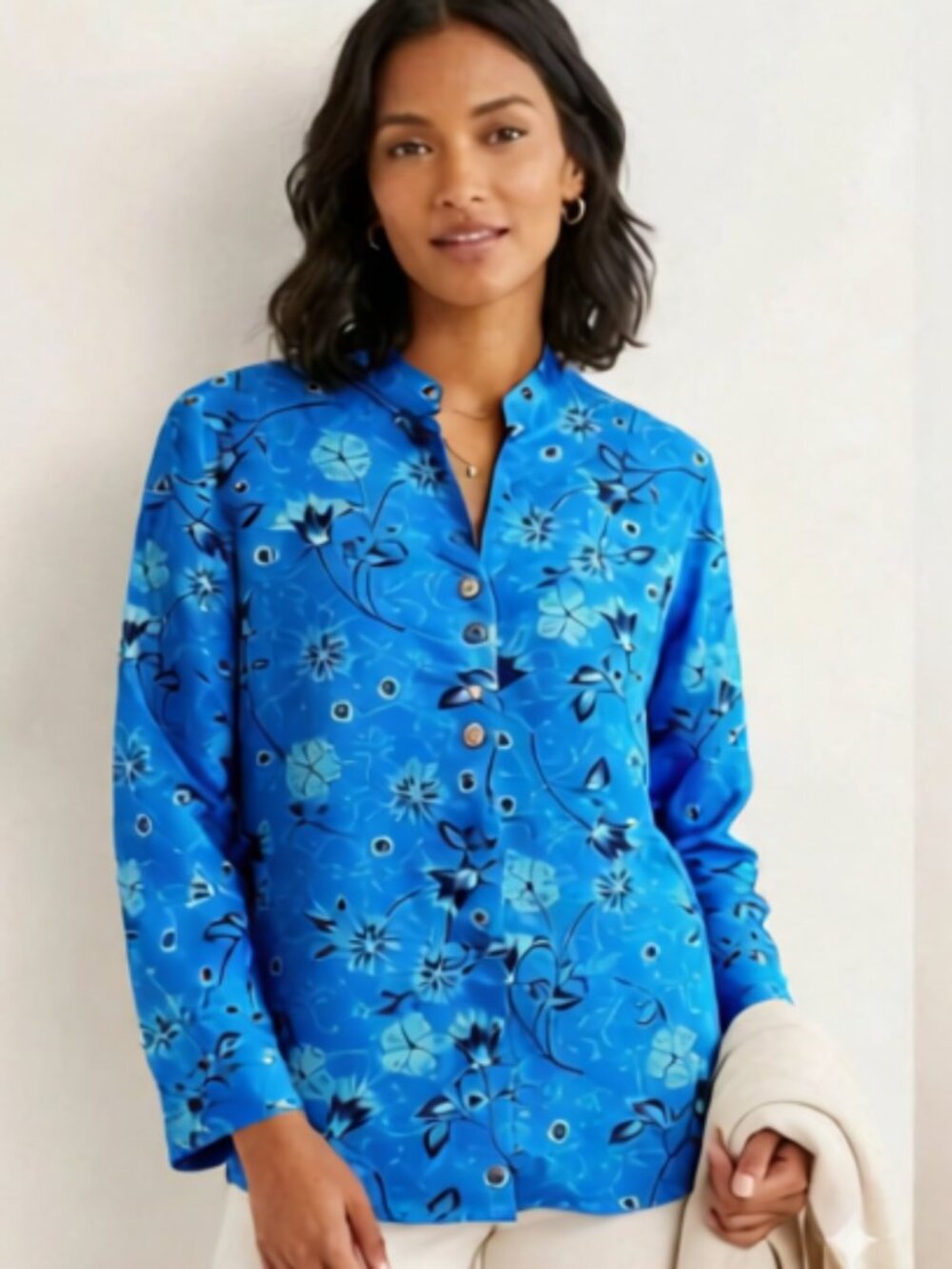 The TOG Shop Women's Button Up Top Blouse Long Sleeves Blue Floral Size 6